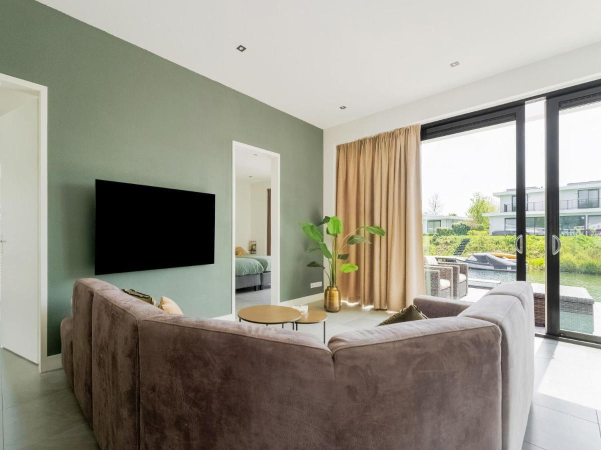 Swanky Villa In Zeewolde With Garden Esterno foto