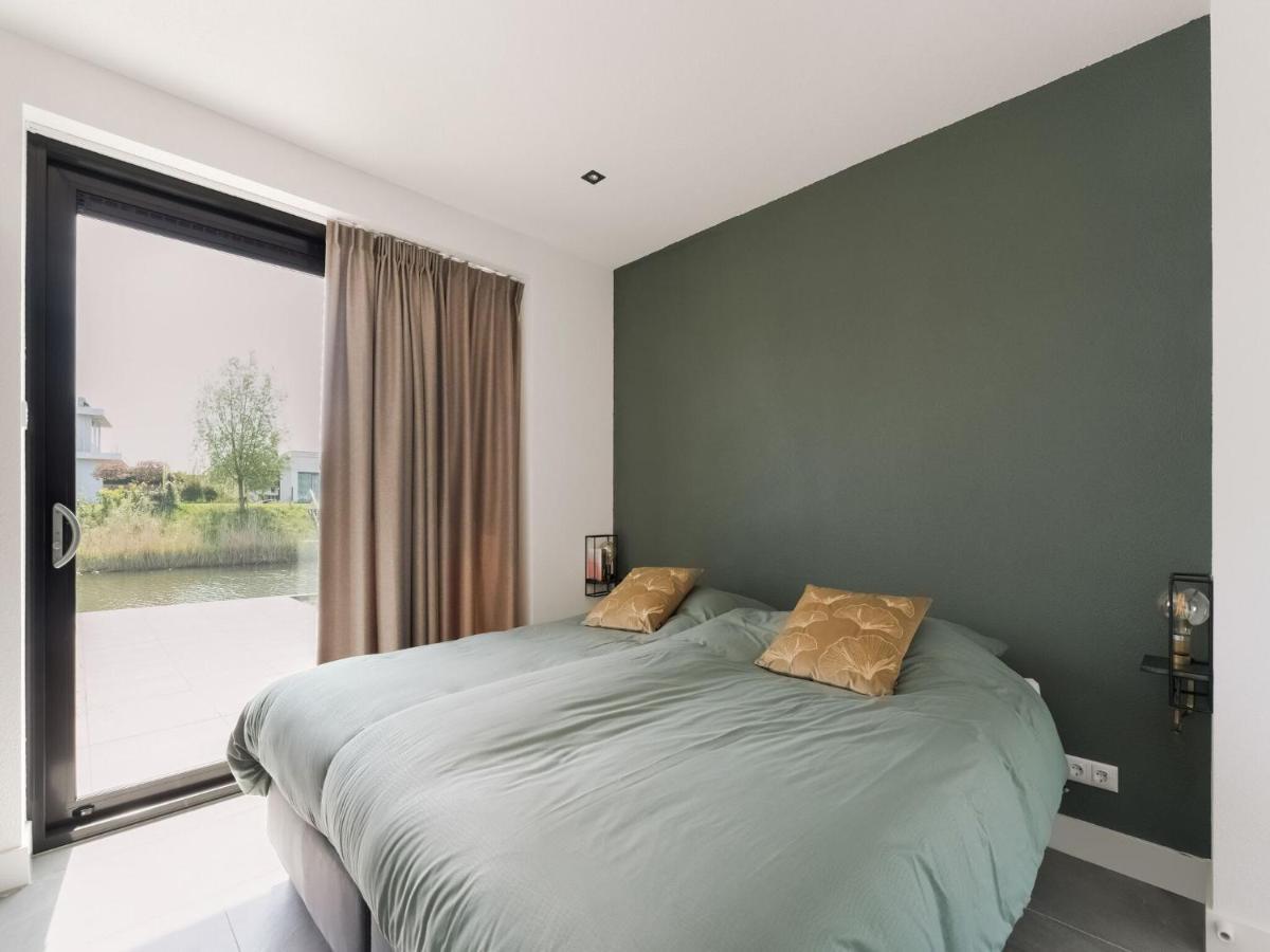 Swanky Villa In Zeewolde With Garden Esterno foto