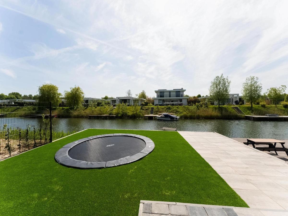 Swanky Villa In Zeewolde With Garden Esterno foto